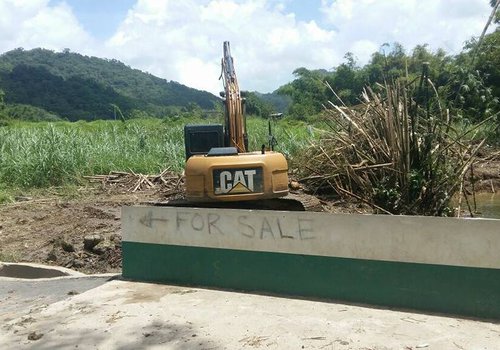 Cleaning of the Caura River in the Valley