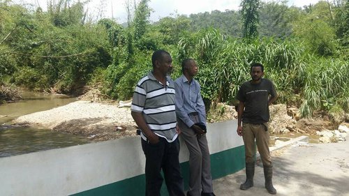 Cleaning of the Caura River in the Valley