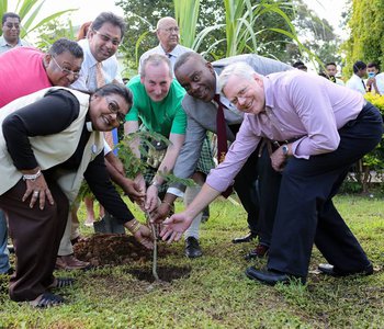 Tree Planting at Hillview College to commemorate 150 years